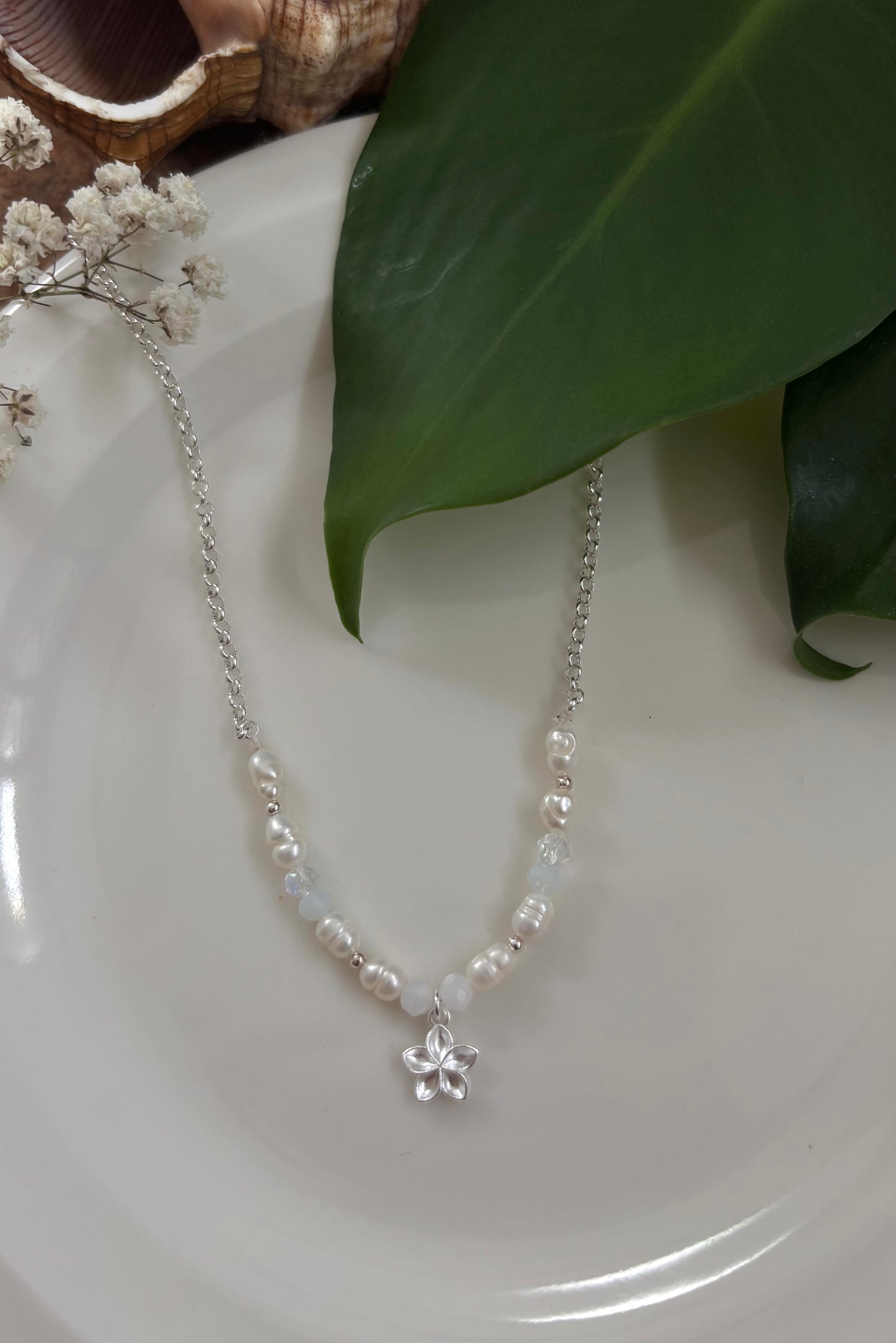 שרשרת כסף פלומריה וחרוזים