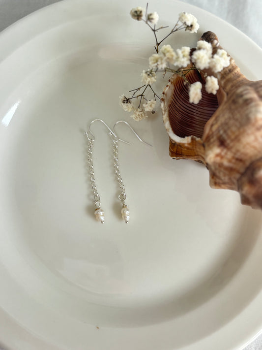 עגילי פנינה נופלים