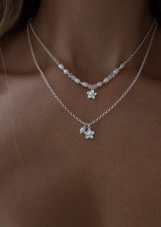 שרשרת פלומריה כסף וחרוזים