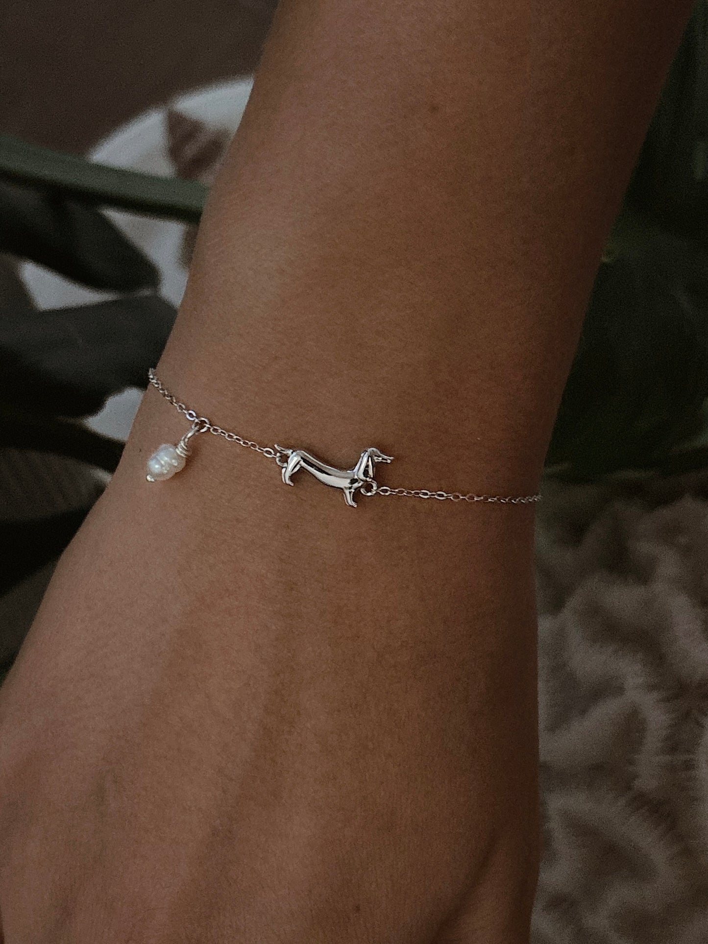 צמיד כלב תחש ופנינה